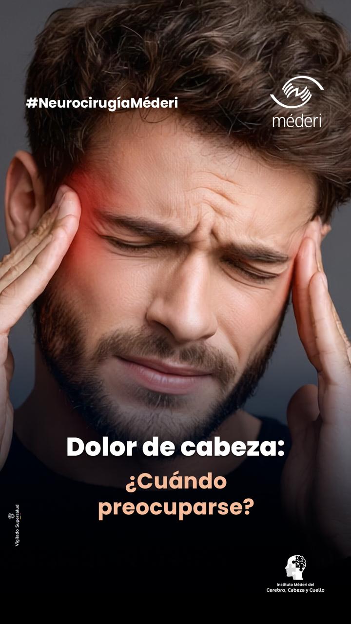 Hombre experimentando dolor de cabeza agudo, guía de neurocirugía de la Red Hospitalaria Méderi.